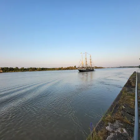 特米埃尔酒店 Couëron